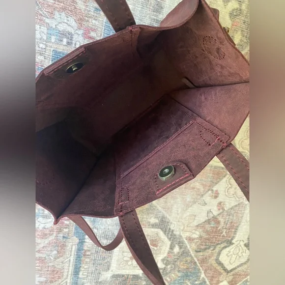 Portland leather goods Lola crossbody tote - Picture 5 of 7